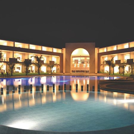 Sun Hotel Warnes Buitenkant foto