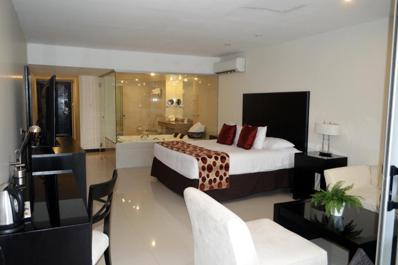 Sun Hotel Warnes Buitenkant foto