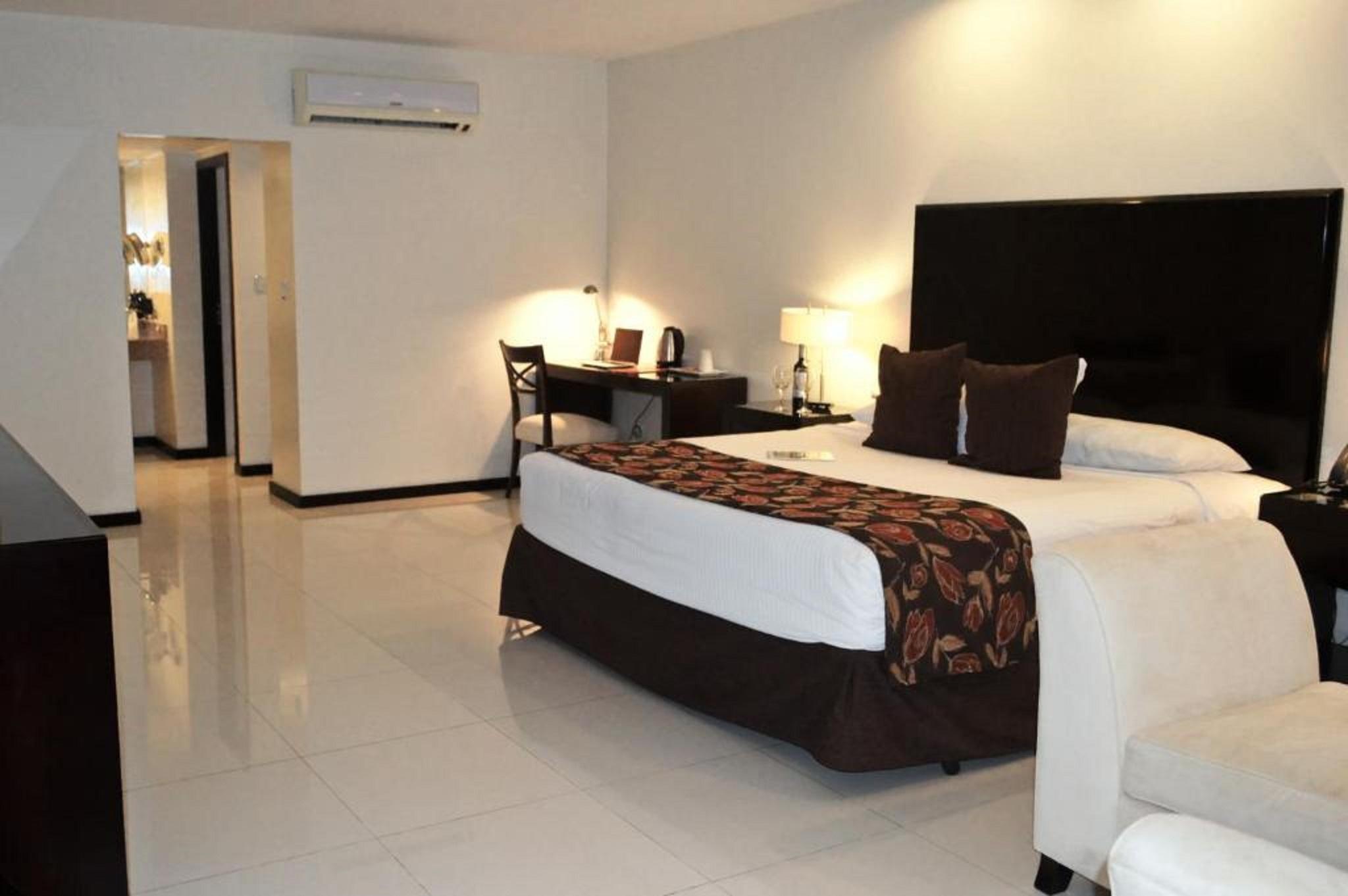 Sun Hotel Warnes Buitenkant foto