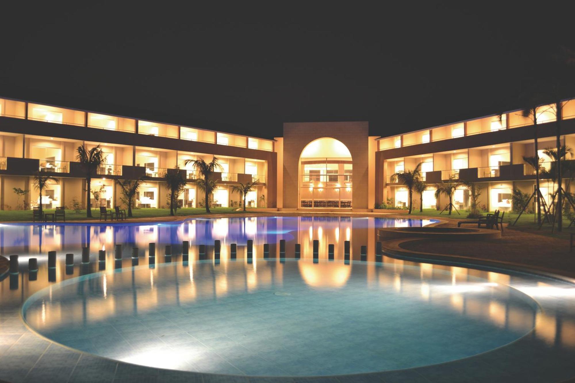 Sun Hotel Warnes Buitenkant foto