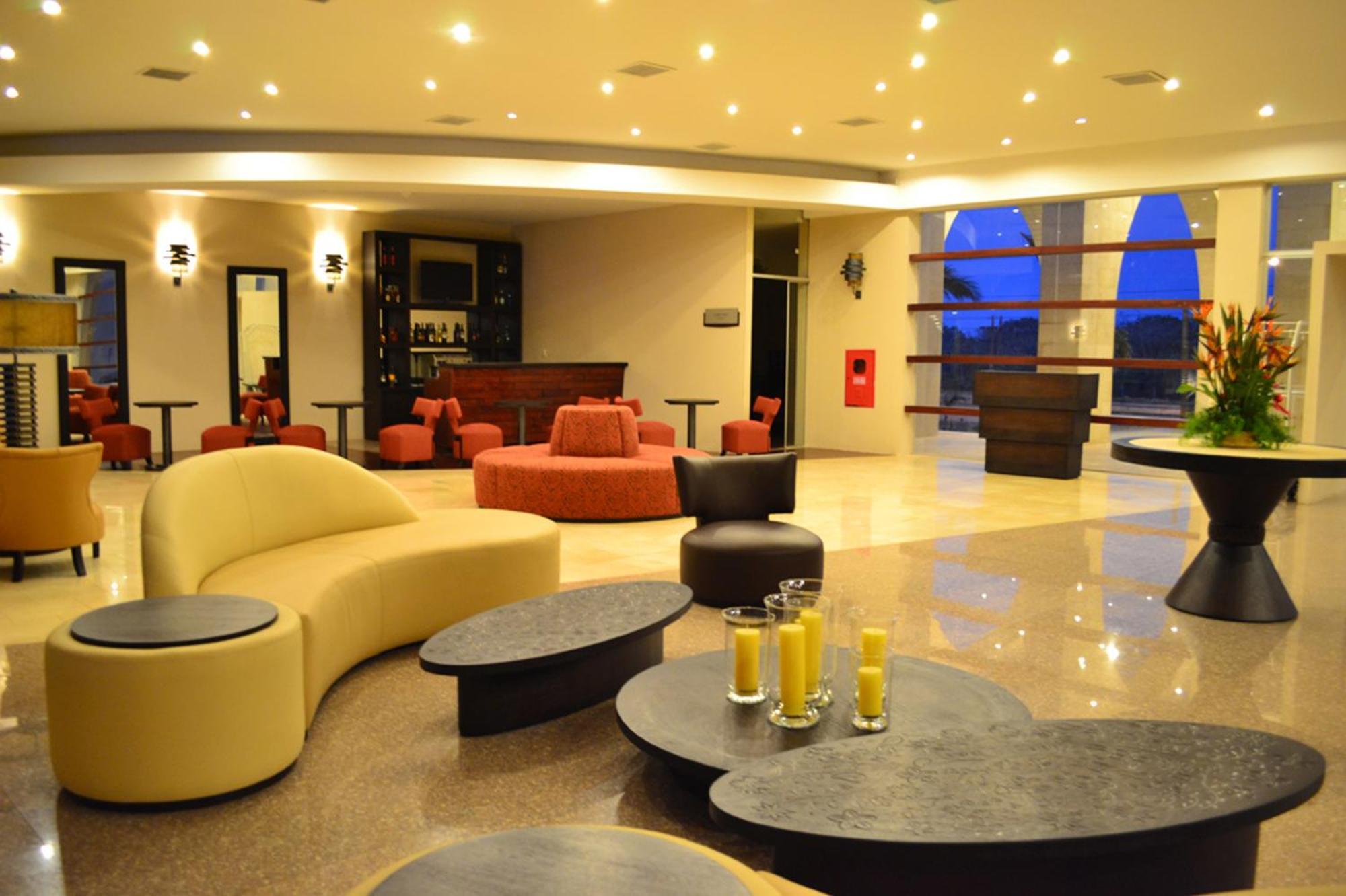 Sun Hotel Warnes Buitenkant foto