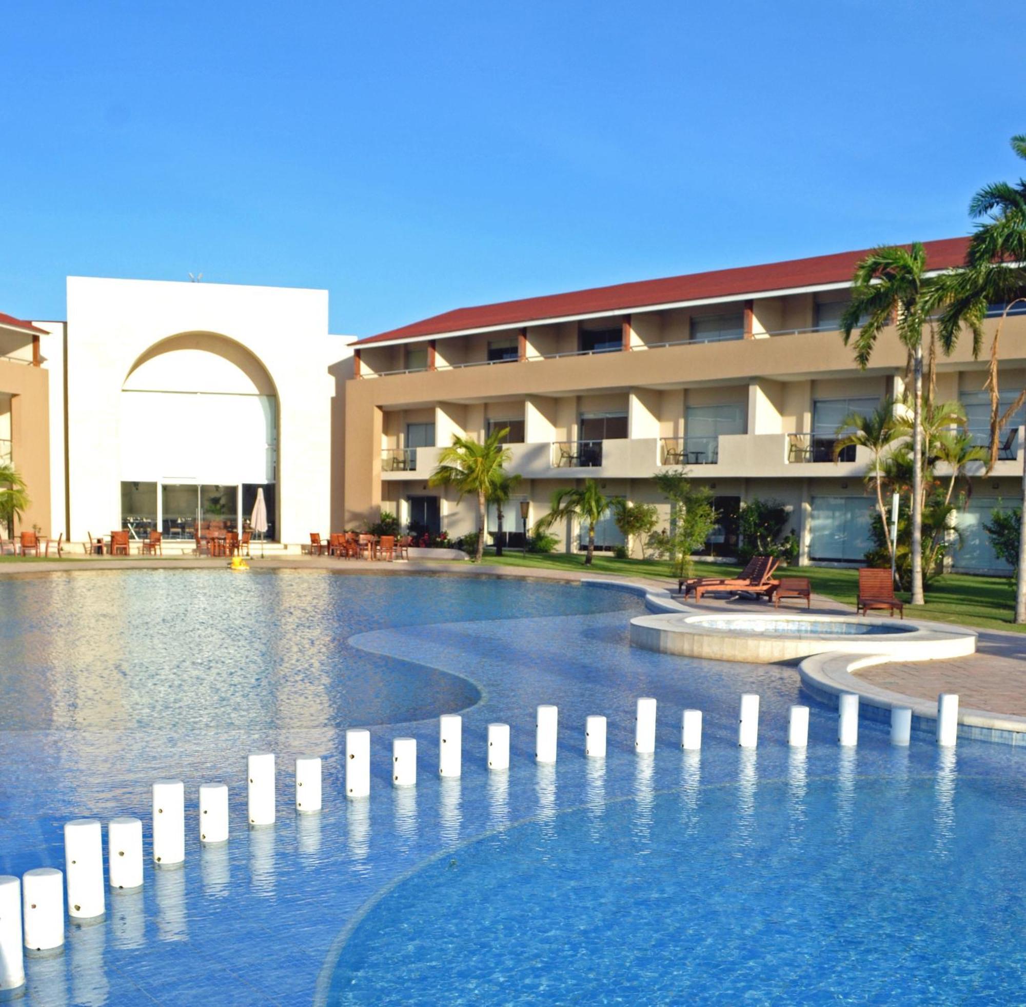 Sun Hotel Warnes Buitenkant foto
