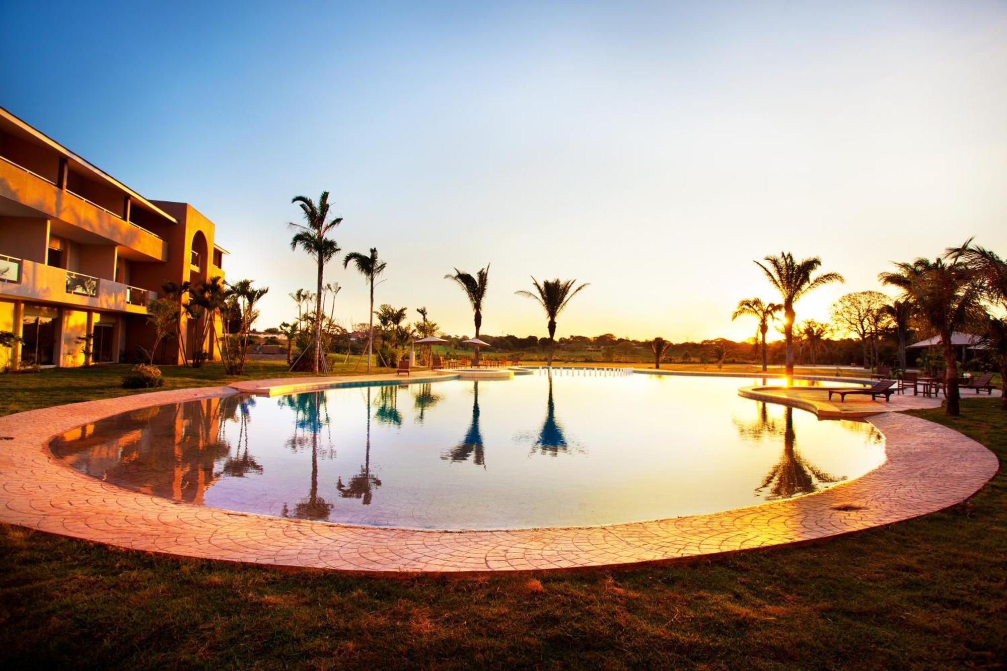 Sun Hotel Warnes Buitenkant foto