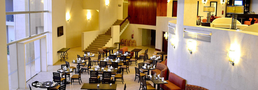 Sun Hotel Warnes Buitenkant foto