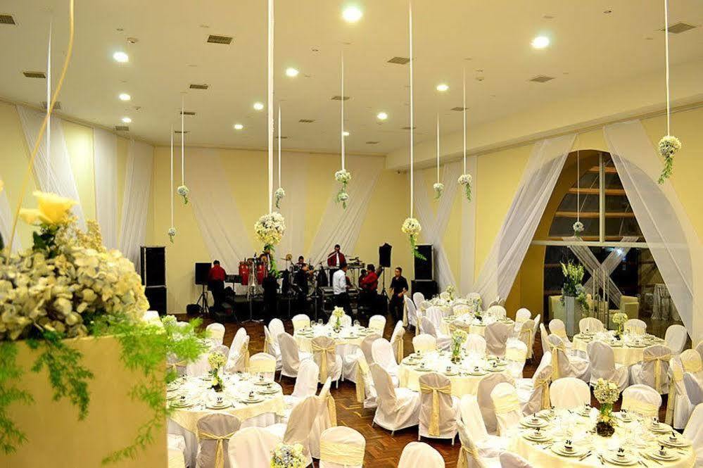 Sun Hotel Warnes Buitenkant foto